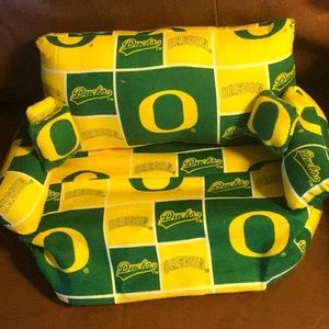 Oregon Ducks tissue box holder